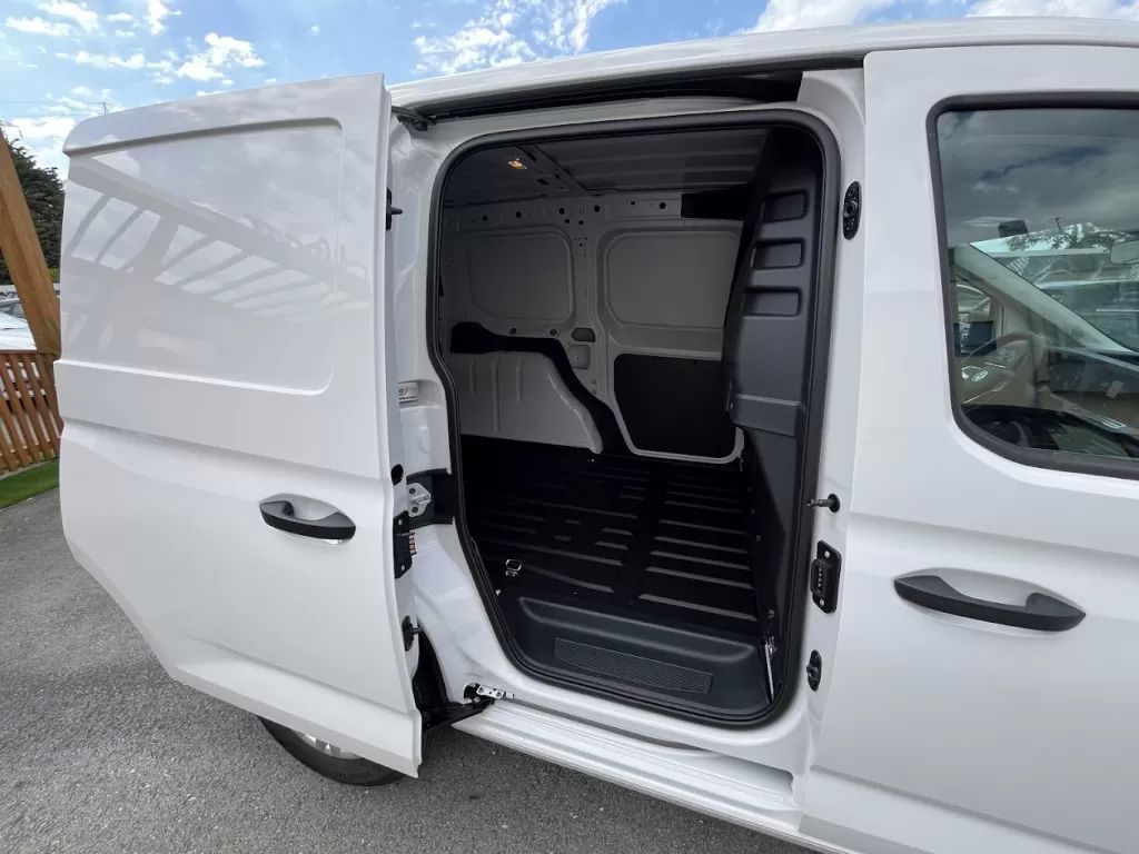 volkswagen-caddy-2025-diesel-2000cc
