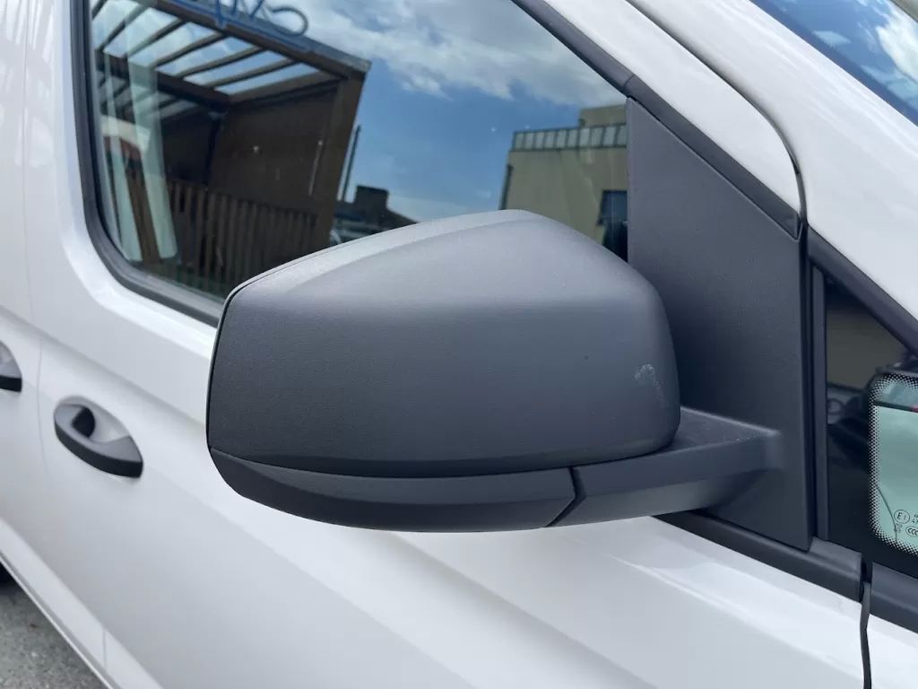 volkswagen-caddy-2025-diesel-2000cc