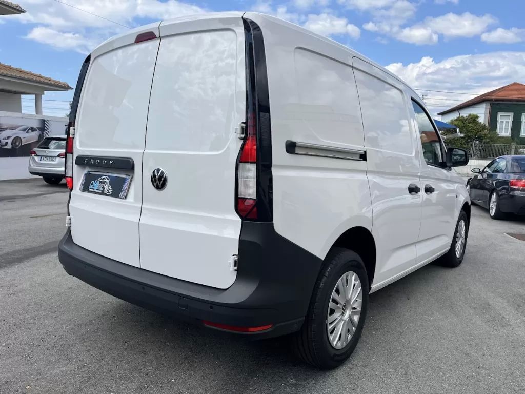 volkswagen-caddy-2025-diesel-2000cc
