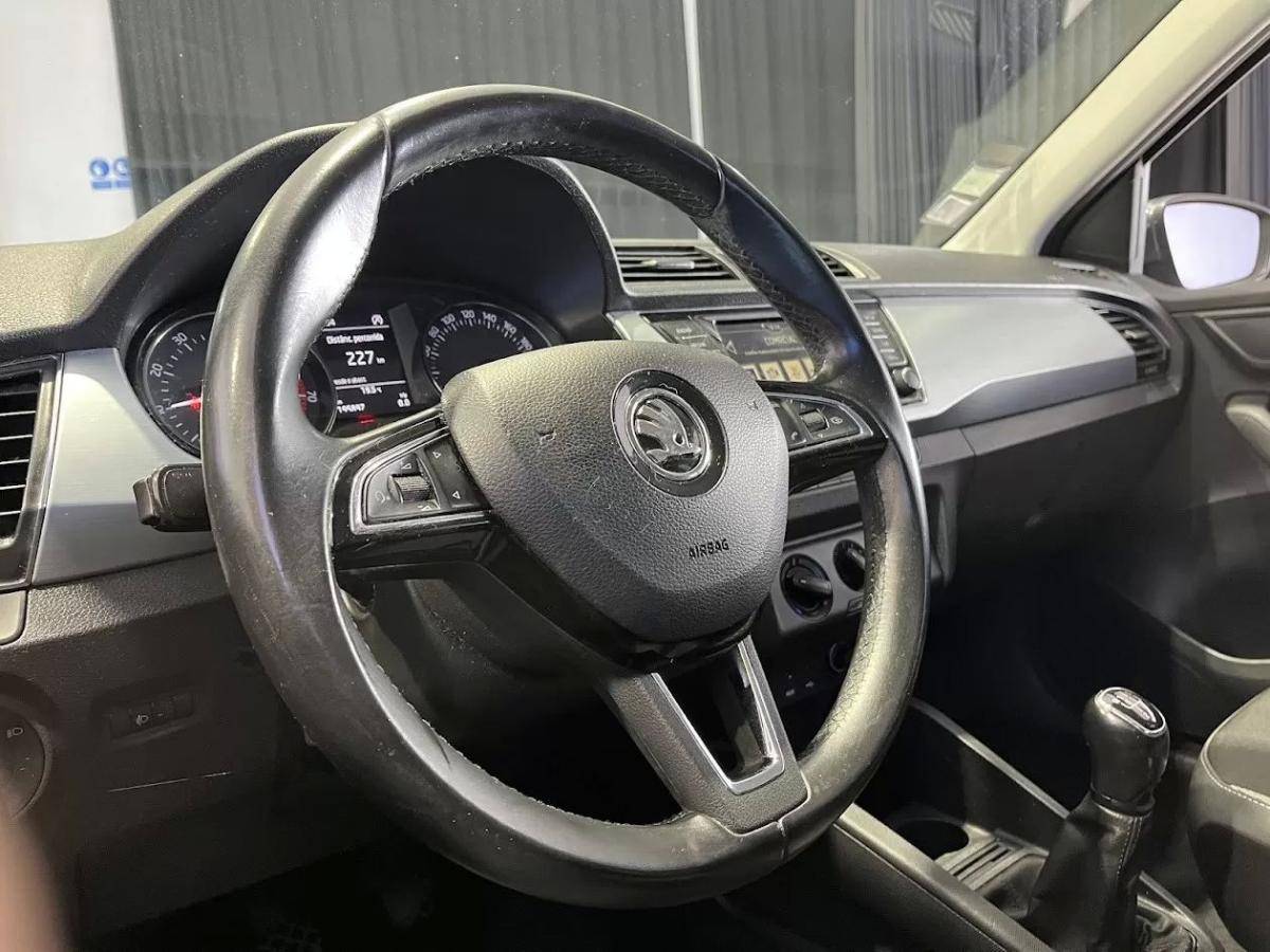 skoda-fabia-2018-gasolina-999cc