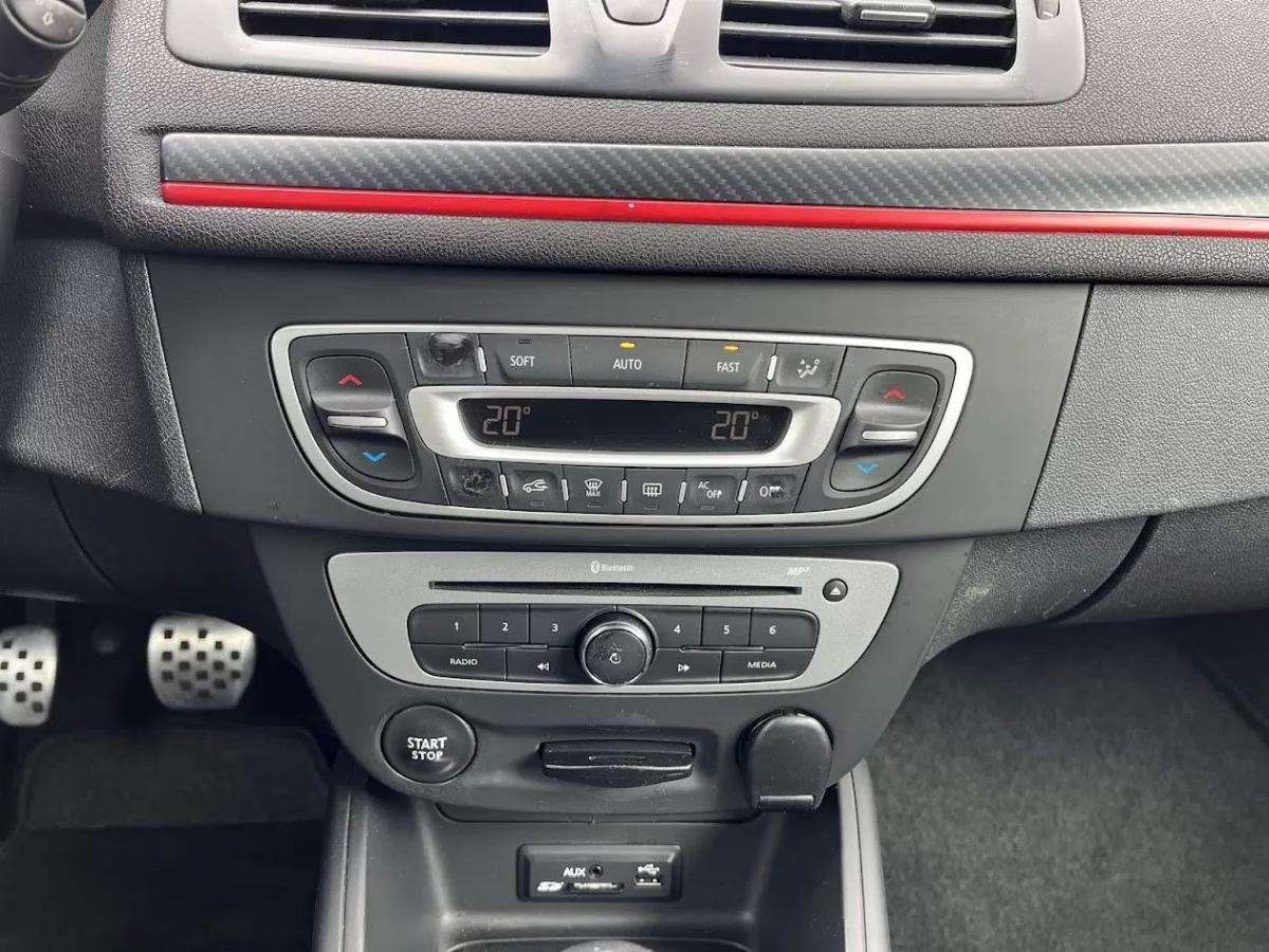renault-megane-sport-tourer-2014-diesel-1461cc