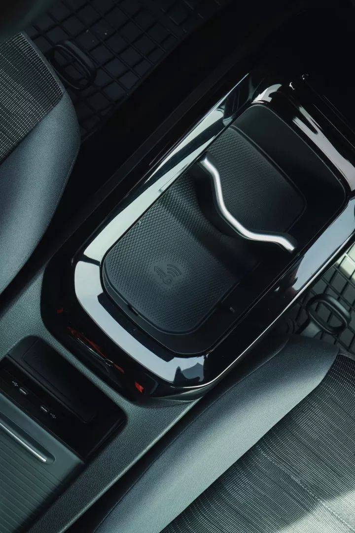 volkswagen-id-4-2023-eletrico-200cc