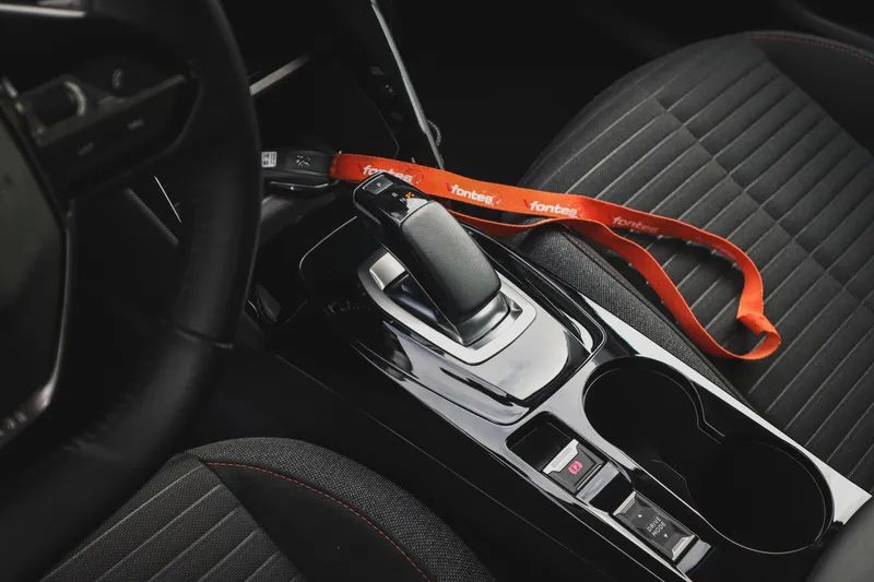 peugeot-e-2008-2021-eletrico-200cc
