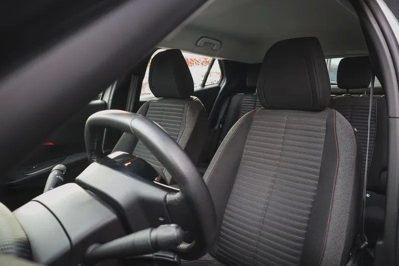 peugeot-e-2008-2021-eletrico-200cc