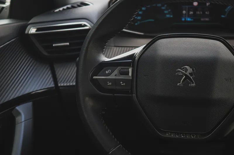 peugeot-e-2008-2021-eletrico-200cc