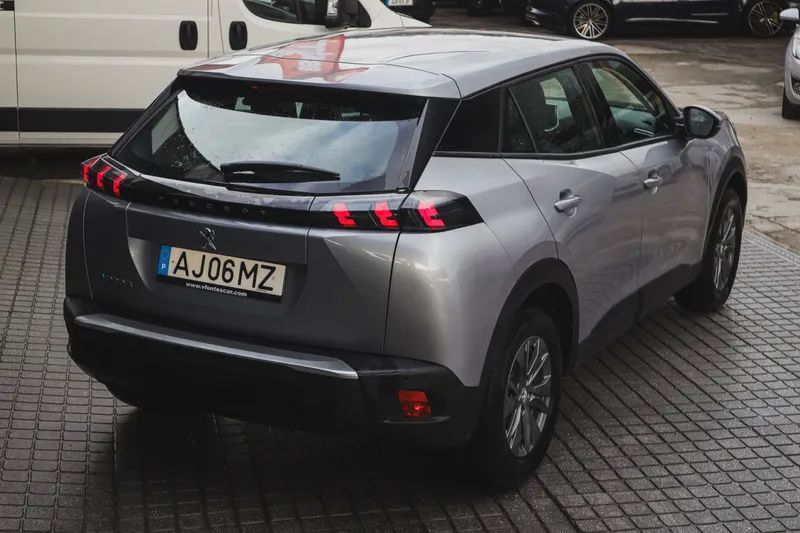 peugeot-e-2008-2021-eletrico-200cc