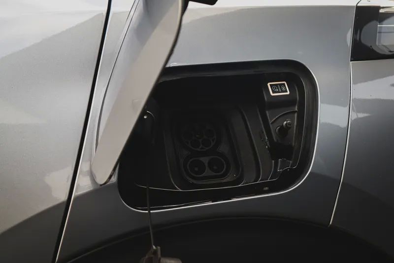 peugeot-e-2008-2021-eletrico-200cc