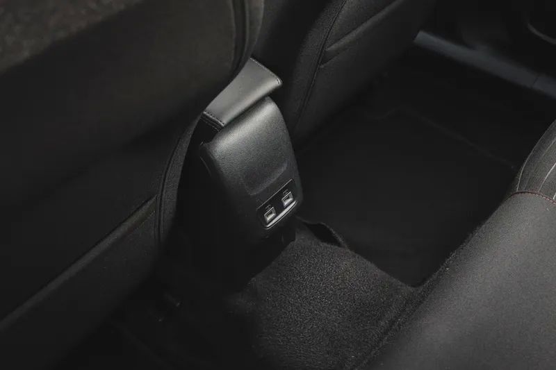 peugeot-e-2008-2021-eletrico-200cc