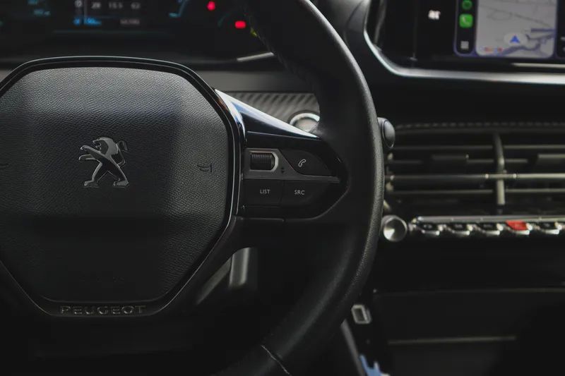 peugeot-e-2008-2021-eletrico-200cc