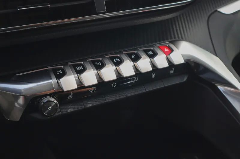 peugeot-5008-2022-gasolina-1199cc