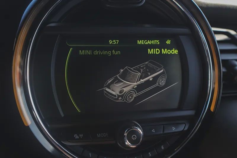 mini-cabrio-2018-gasolina-1198cc