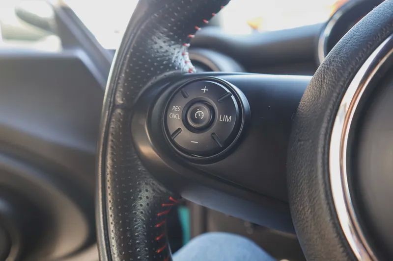 mini-cabrio-2018-gasolina-1198cc