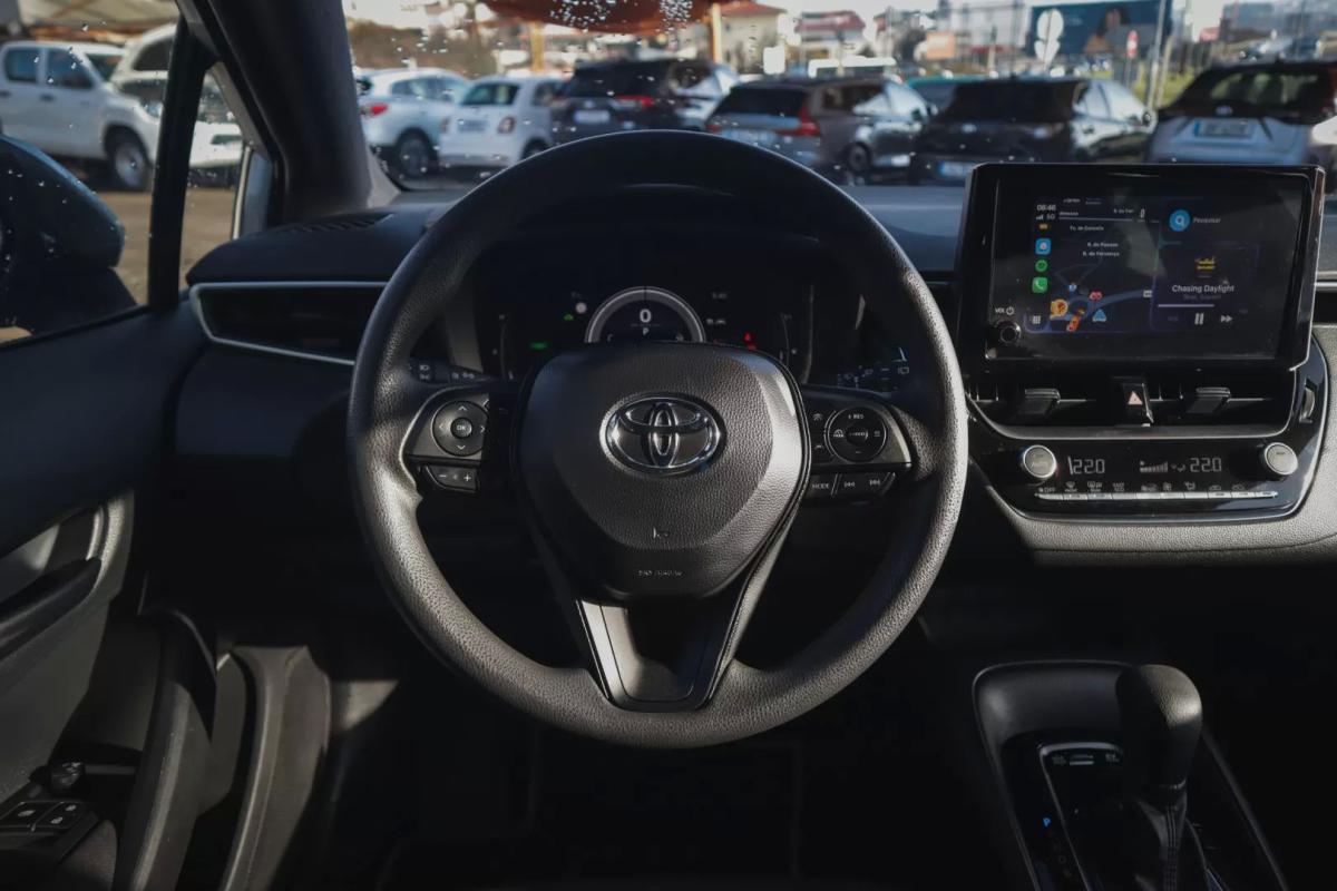 toyota-corolla-2023-hibrido-a-gasolina-1798cc