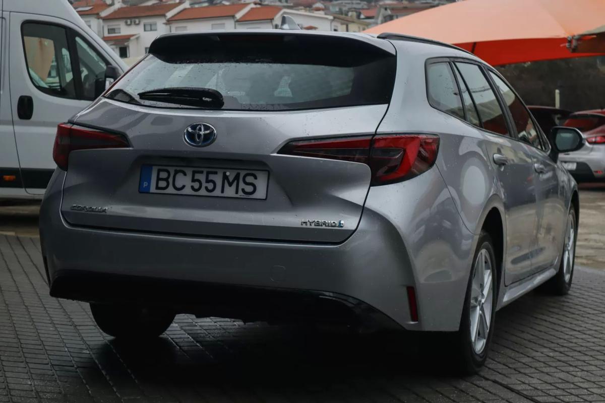toyota-corolla-2023-hibrido-a-gasolina-1798cc