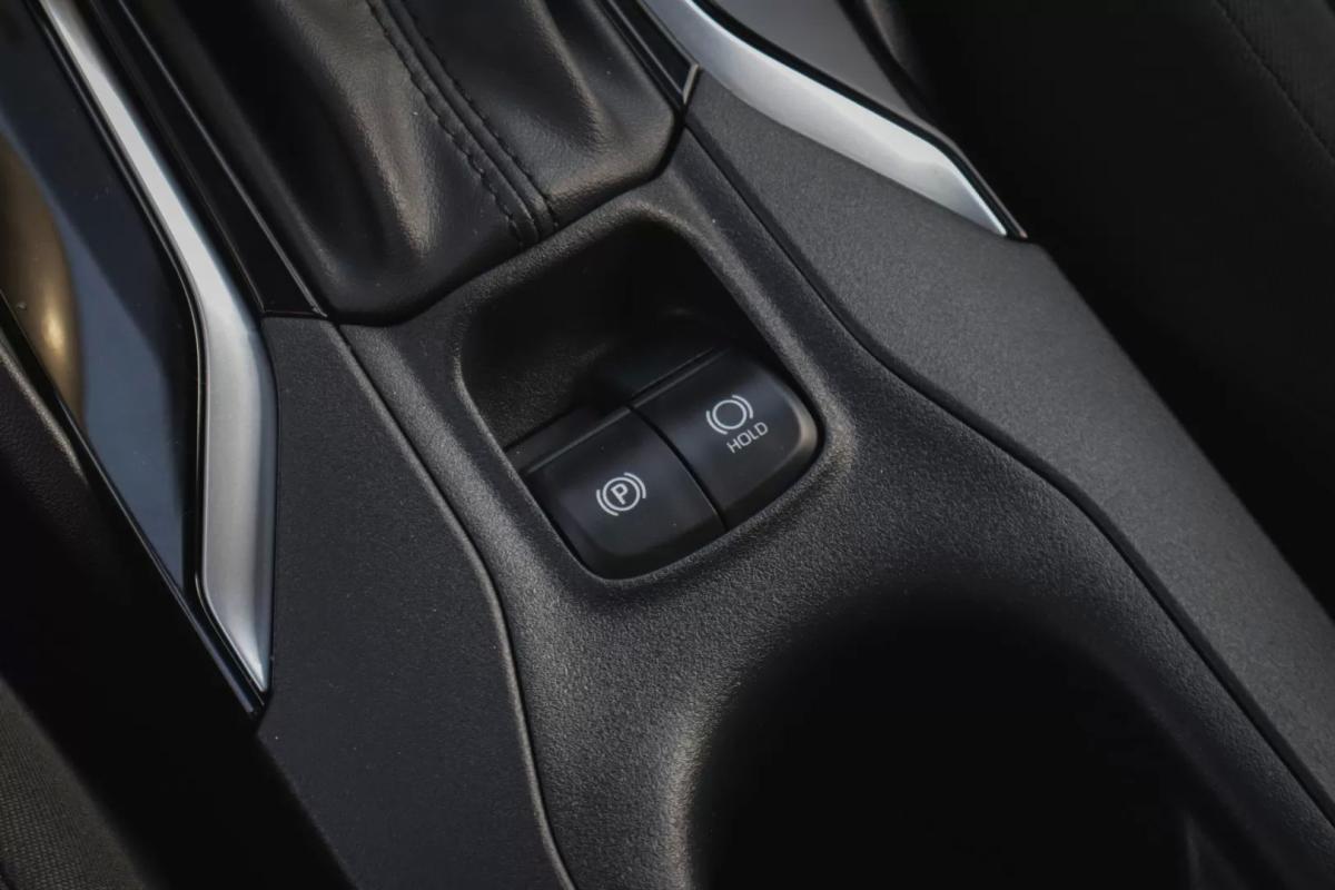 toyota-corolla-2023-hibrido-a-gasolina-1798cc