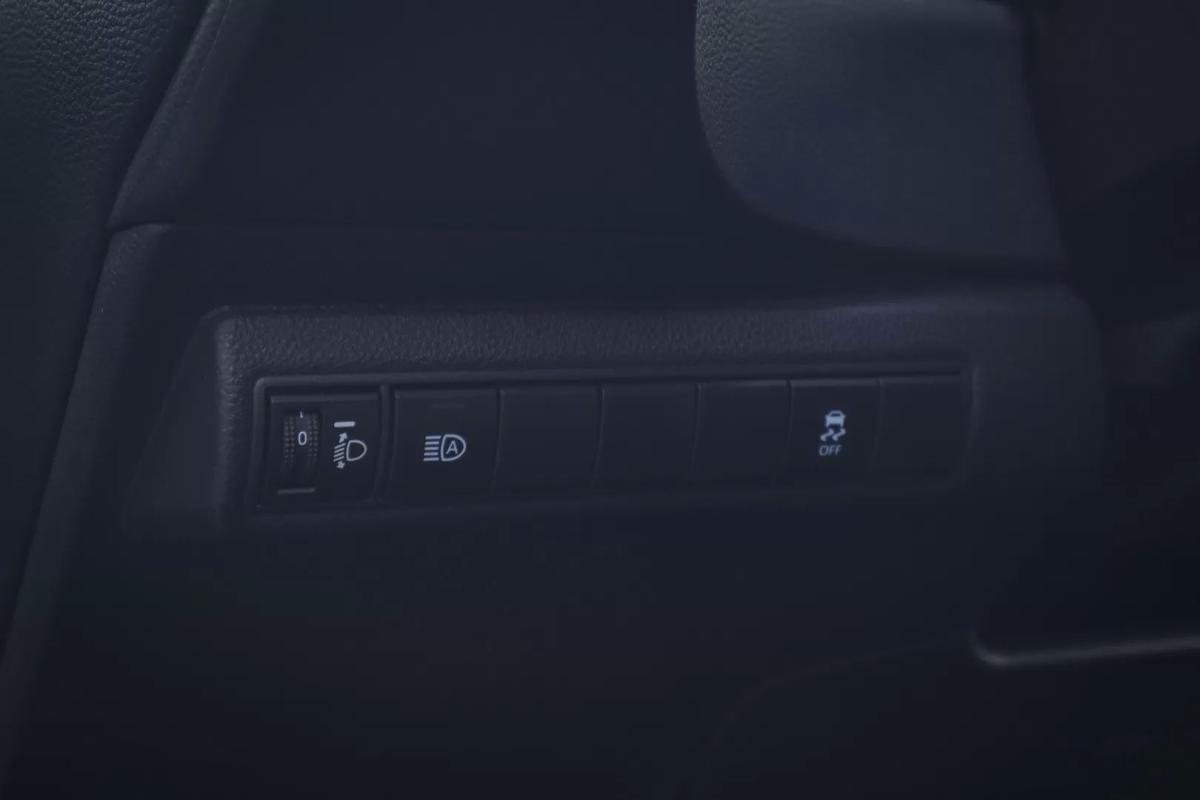 toyota-corolla-2022-hibrido-a-gasolina-1798cc