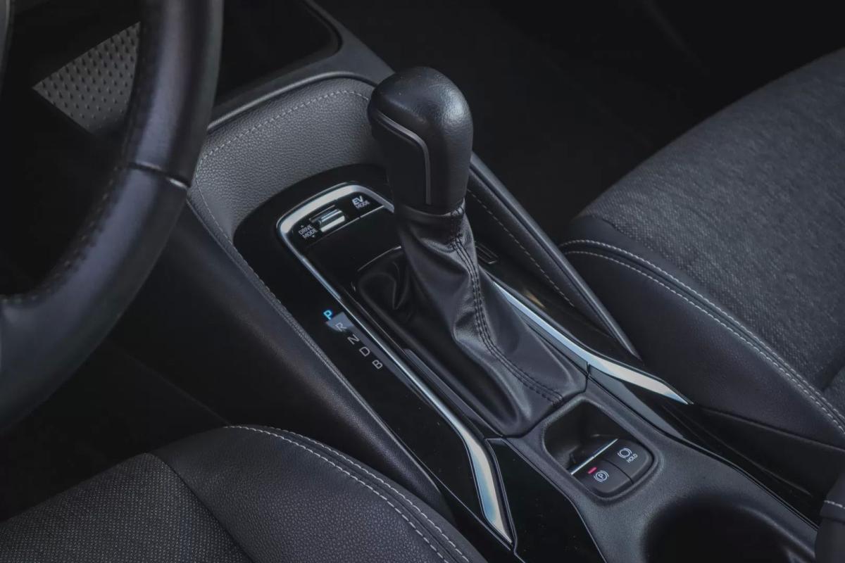 toyota-corolla-2022-hibrido-a-gasolina-1798cc