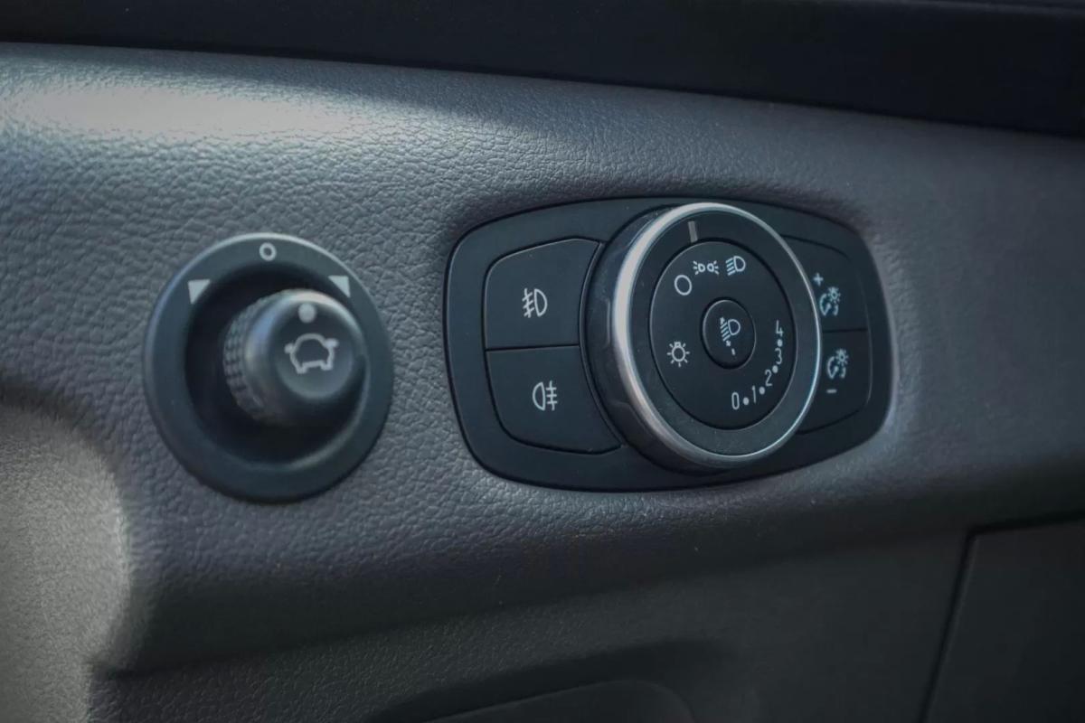 ford-transit-2021-diesel-2cc