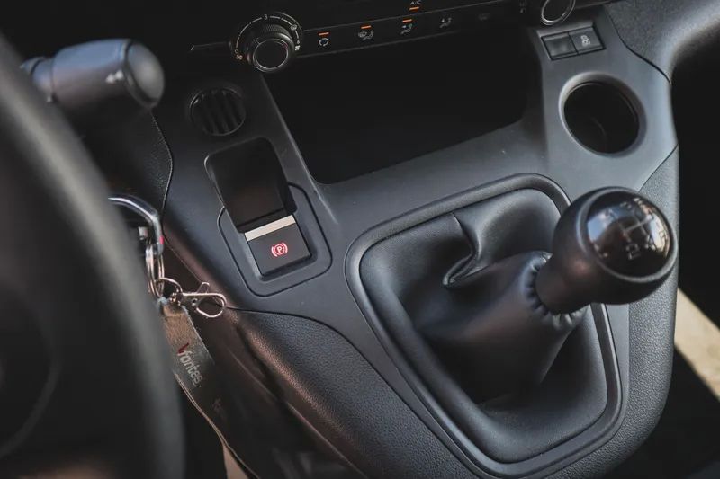 peugeot-partner-2019-diesel-1560cc