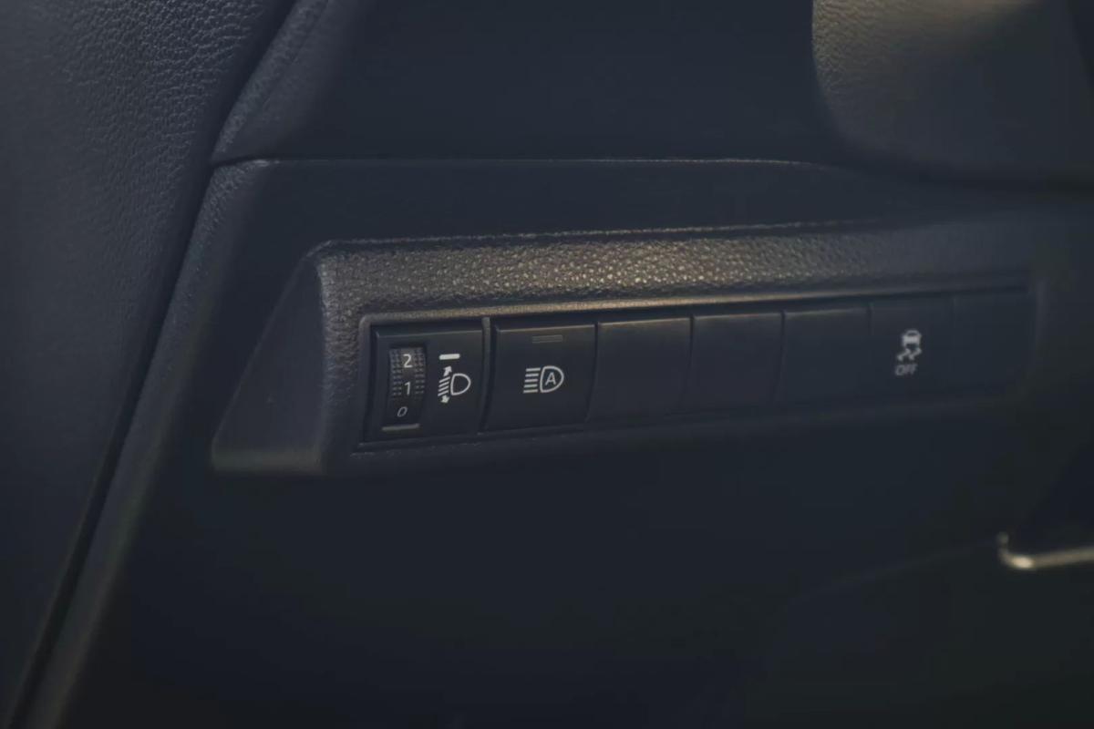 toyota-corolla-sw-2023-hibrido-a-gasolina-1798cc