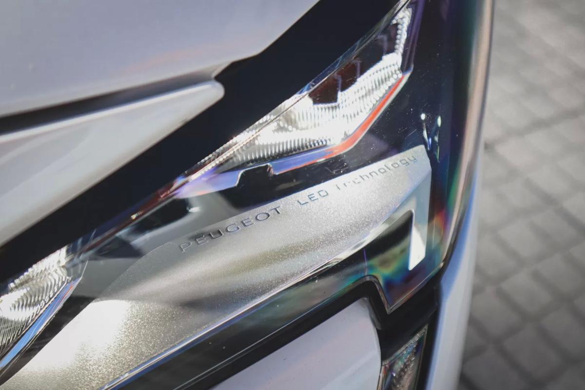 peugeot-3008-2023-hibrido-1598cc