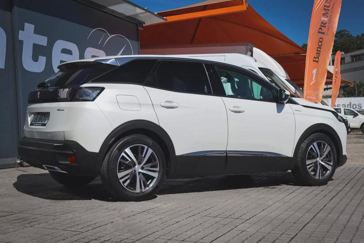 peugeot-3008-2023-hibrido-1598cc