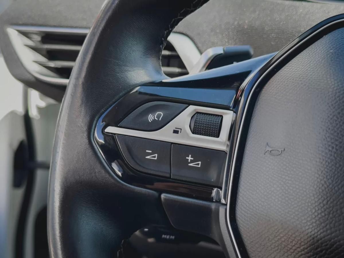 peugeot-3008-2023-hibrido-1598cc