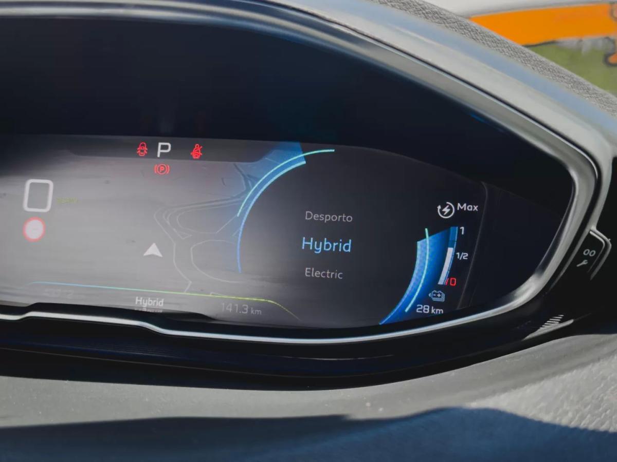 peugeot-3008-2023-hibrido-1598cc
