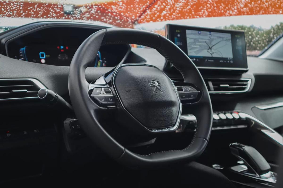 peugeot-3008-2023-hibrido-1598cc