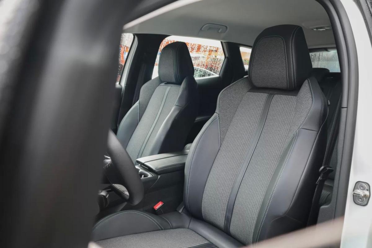 peugeot-3008-2023-hibrido-1598cc