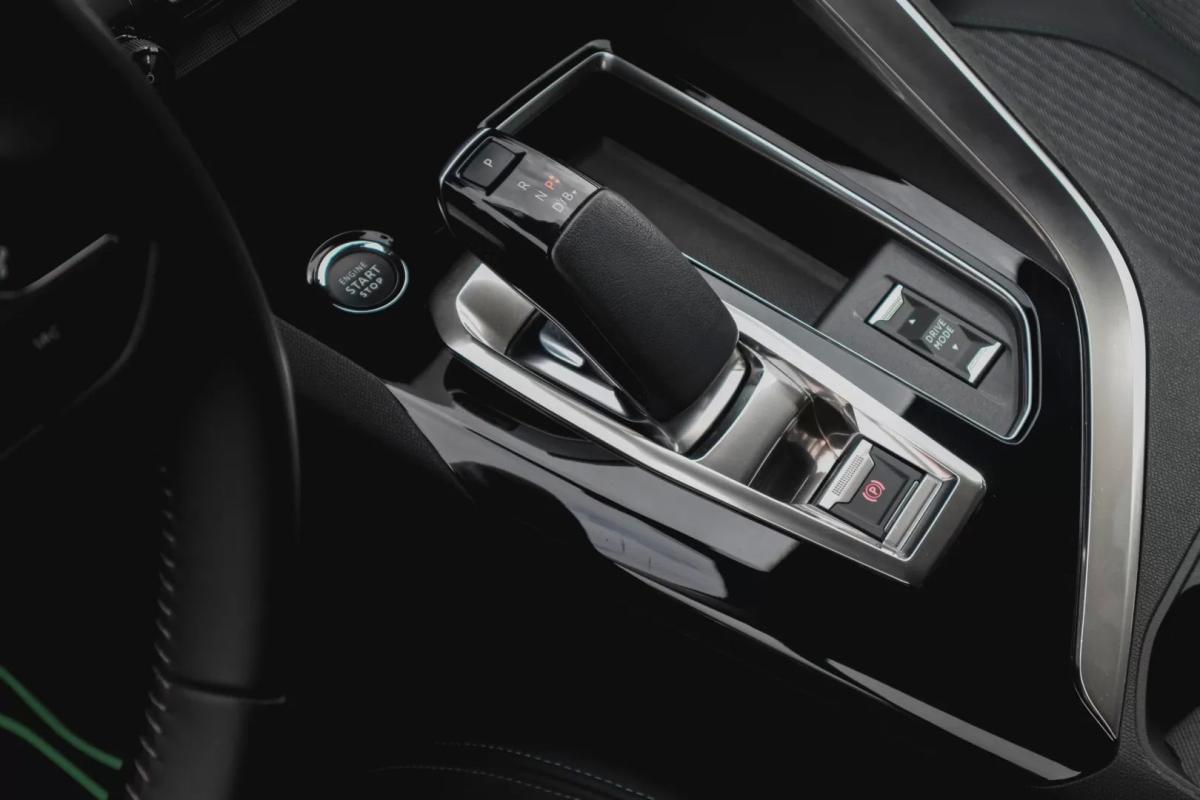 peugeot-3008-2023-hibrido-1598cc