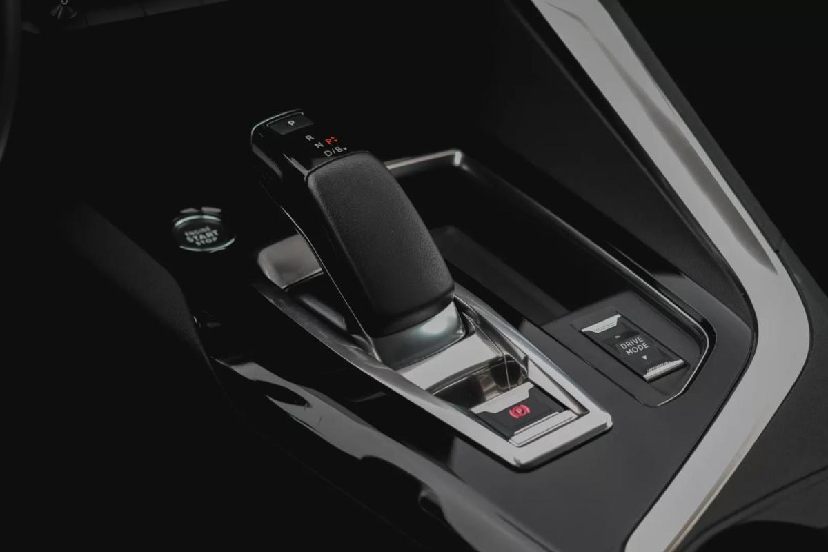 peugeot-3008-2023-hibrido-1598cc