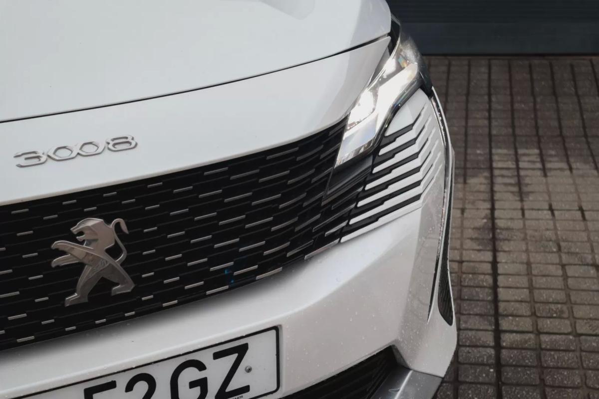peugeot-3008-2023-hibrido-1598cc