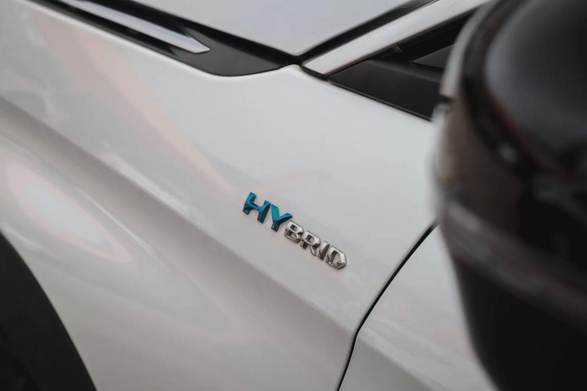 peugeot-3008-2023-hibrido-1598cc