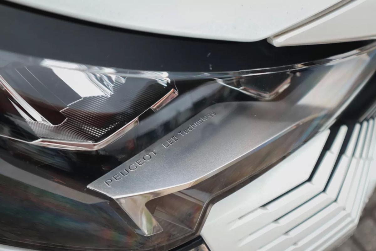 peugeot-3008-2023-hibrido-1598cc