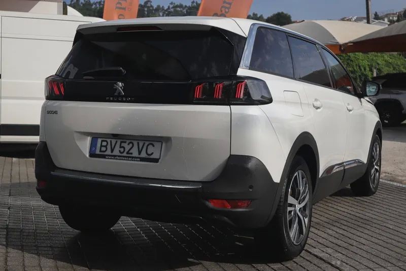 peugeot-5008-2022-gasolina-1199cc