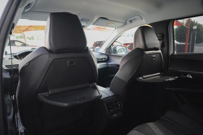 peugeot-5008-2022-gasolina-1199cc