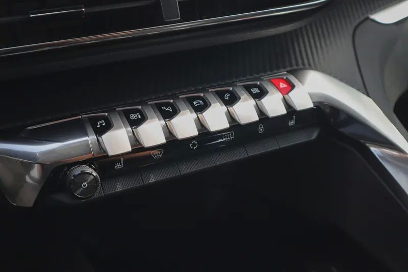 peugeot-5008-2022-gasolina-1199cc