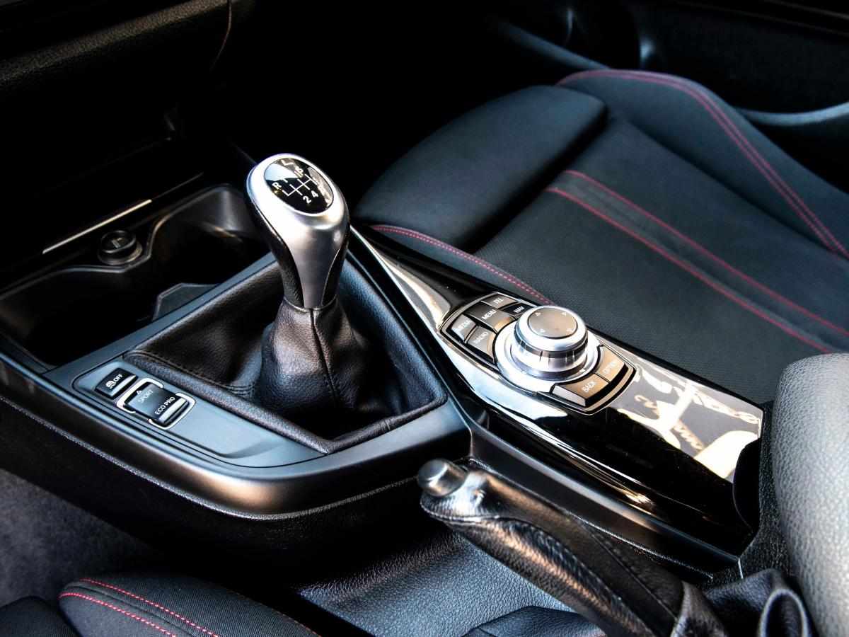 bmw-serie-1-118d-2016-diesel-1995cc