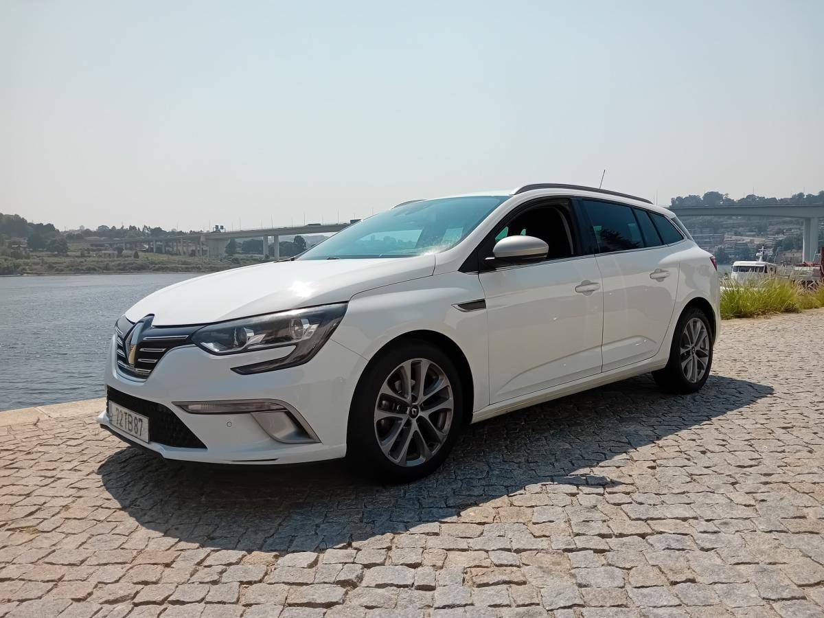 renault-megane-sport-tourer-2017-diesel-1461cc