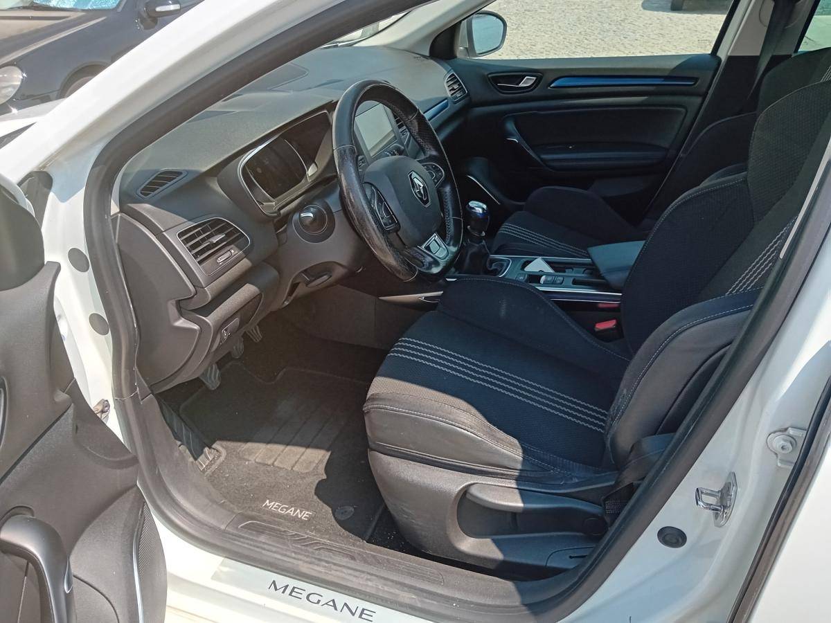 renault-megane-sport-tourer-2017-diesel-1461cc