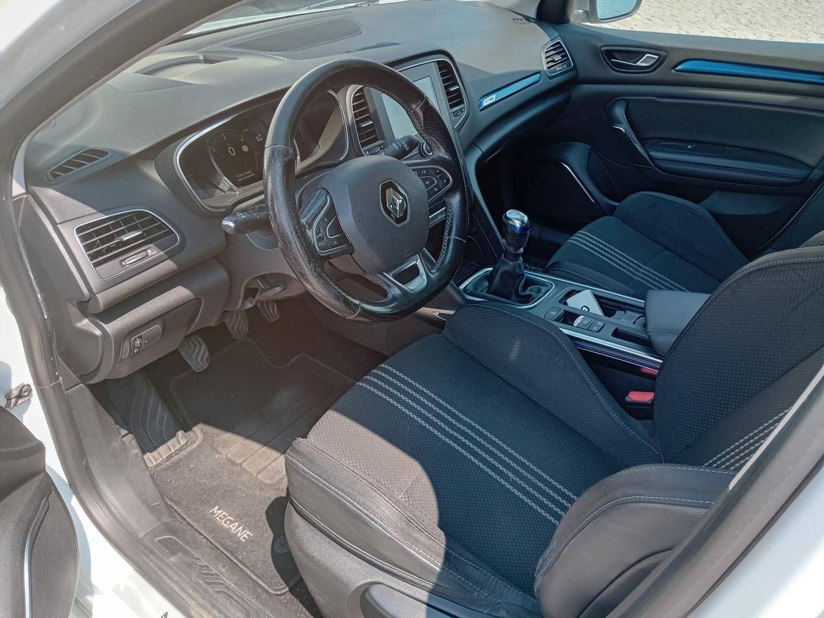 renault-megane-sport-tourer-2017-diesel-1461cc