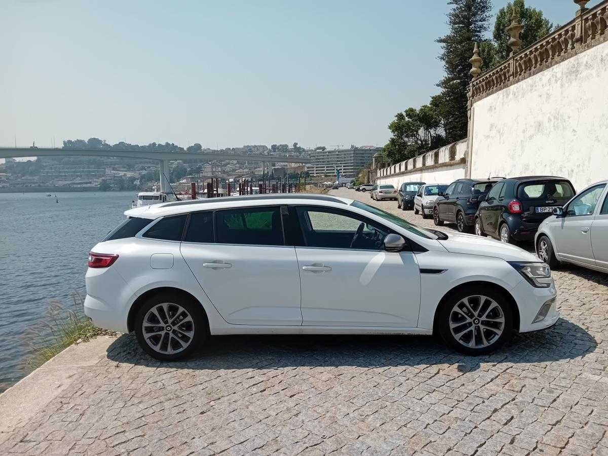 renault-megane-sport-tourer-2017-diesel-1461cc