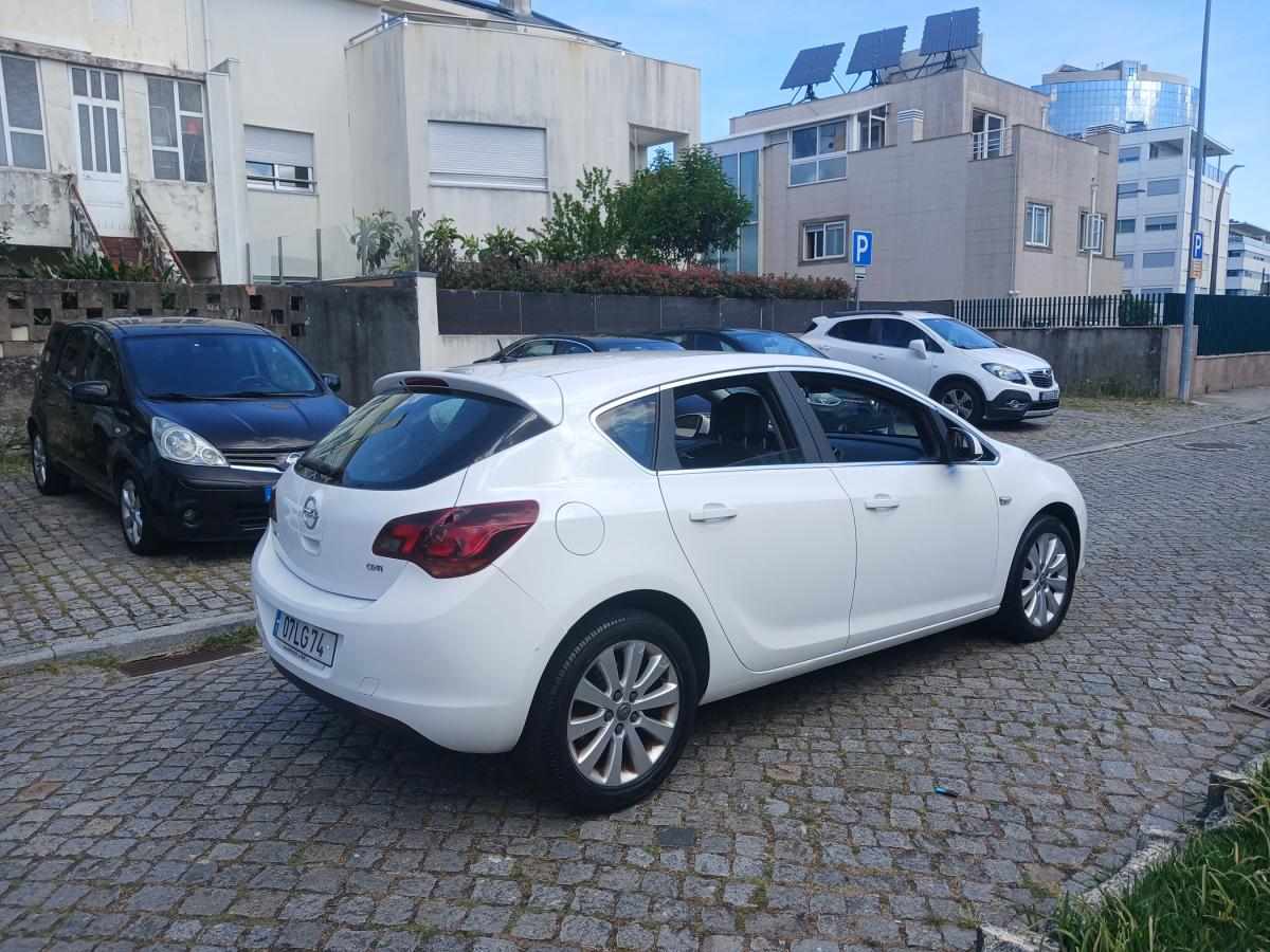 opel-astra-2011-diesel-1686cc