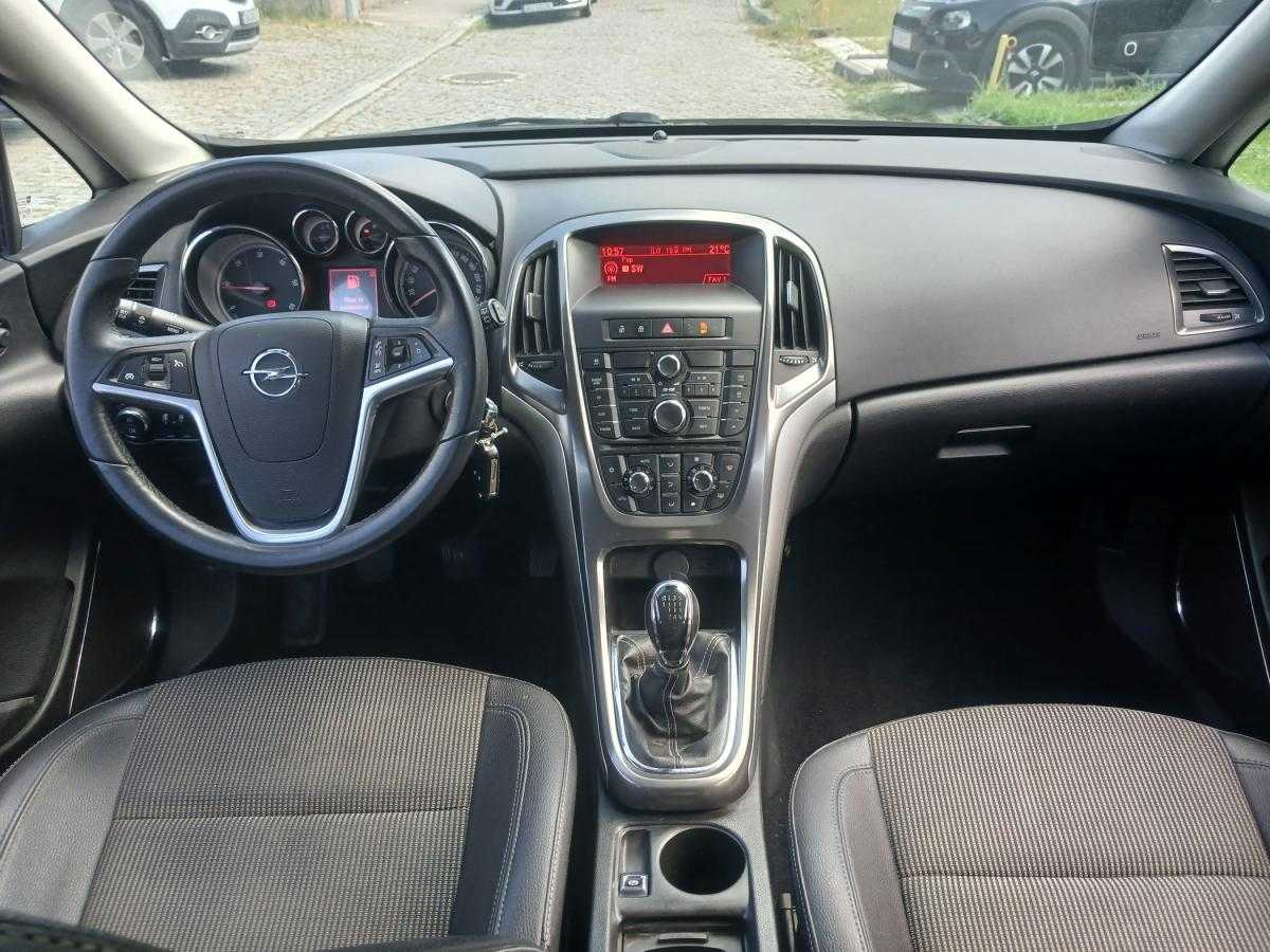 opel-astra-2011-diesel-1686cc