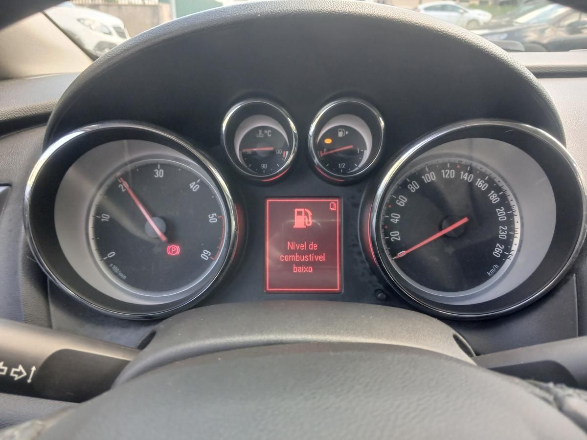 opel-astra-2011-diesel-1686cc