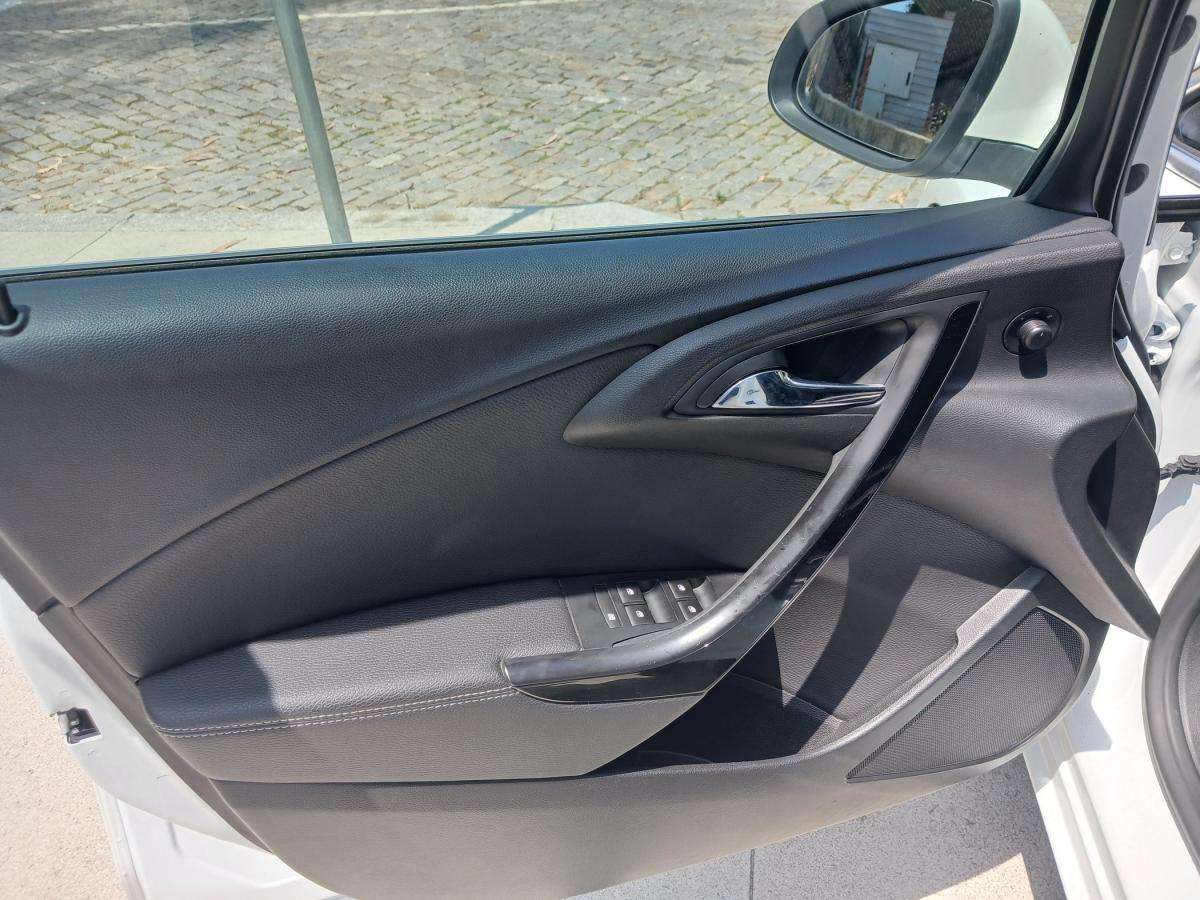opel-astra-sport-tourer-2016-diesel-1598cc