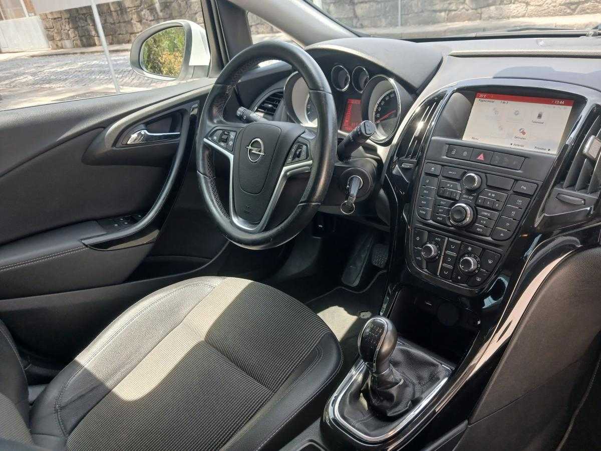 opel-astra-sport-tourer-2016-diesel-1598cc