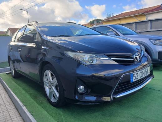 toyota-auris-touring-sports-2014-diesel-1364cc