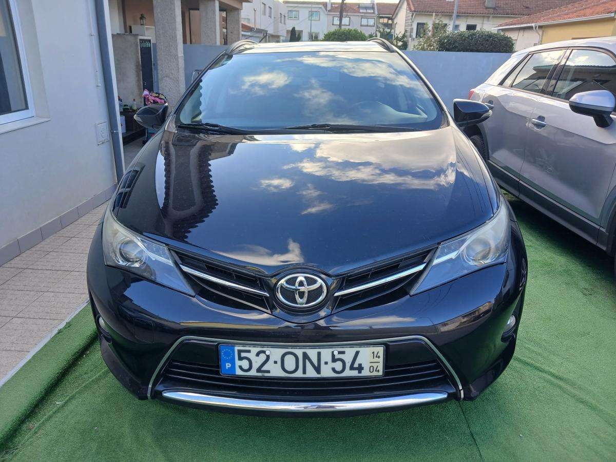 toyota-auris-touring-sports-2014-diesel-1364cc